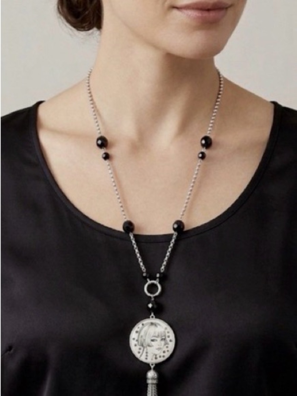 Brighton Nanette Fashionista Flapper Tassel Necklace Silver Black Medallion - Picture 2 of 4